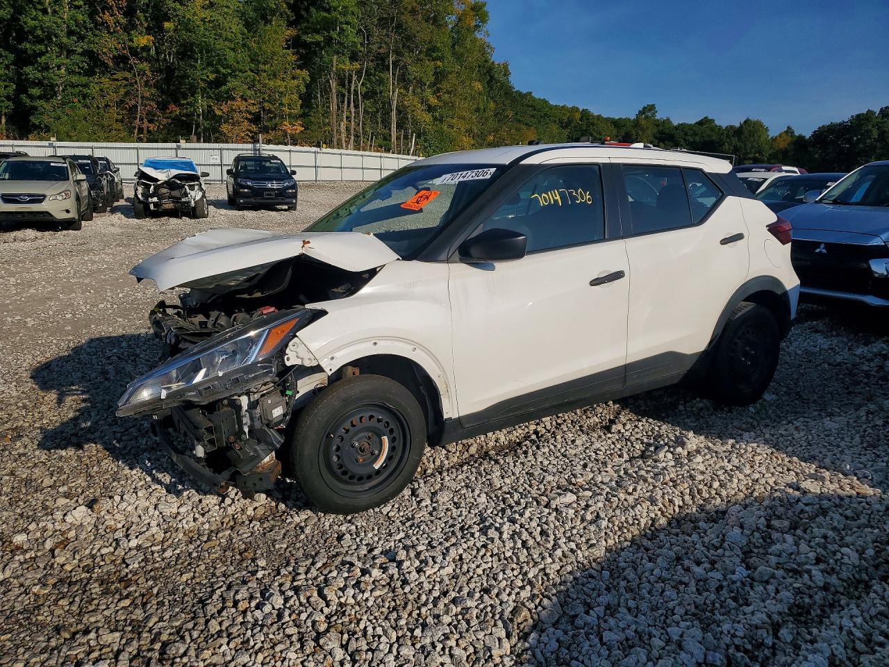 2021 NISSAN KICKS S — Front 3/4