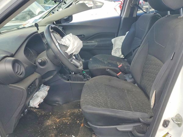2021 NISSAN KICKS S — DENT