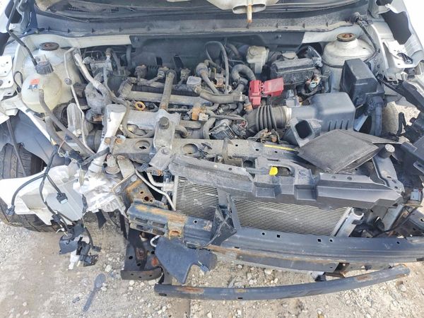 2021 NISSAN KICKS S — Engine bay