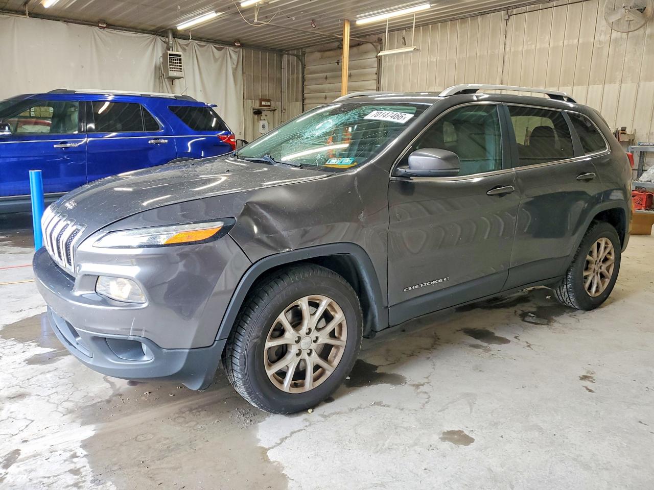 2016 JEEP CHEROKEE Latitude/Longitude/North — Front 3/4