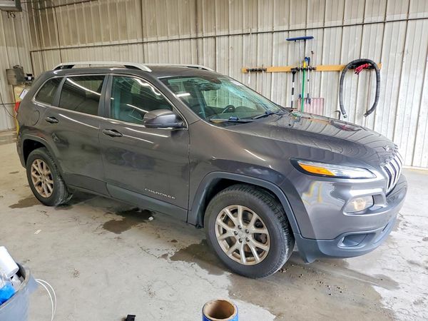 2016 JEEP CHEROKEE Latitude/Longitude/North — Passenger 3/4