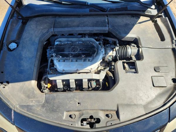 2014 ACURA TL SH-AWD ADV — Engine bay