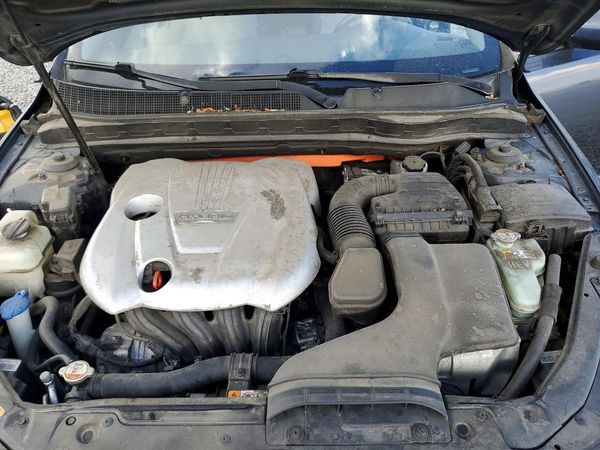 2014 KIA OPTIMA — Engine bay