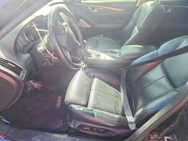 2017 INFINITI Q50 — DENT