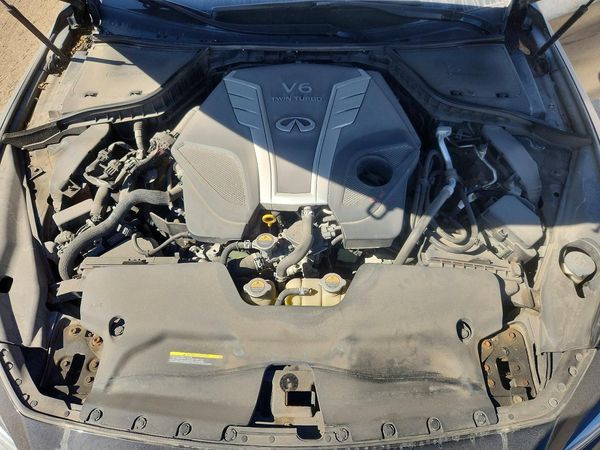 2017 INFINITI Q50 — Engine bay