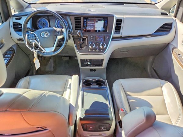 2016 TOYOTA SIENNA — CKPT