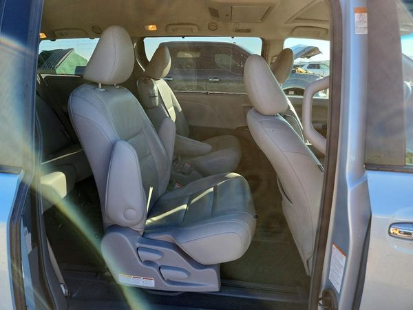 2016 TOYOTA SIENNA — PSRS