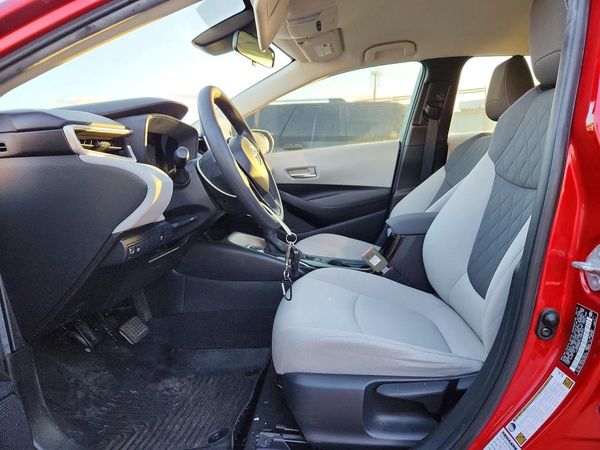 2020 TOYOTA COROLLA LE — DENT