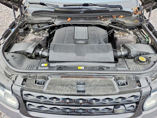 2016 LAND ROVER RANGEROVER HSE — Engine bay