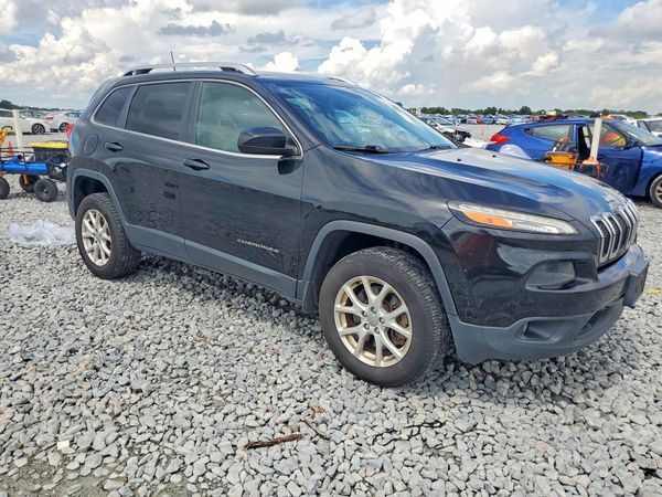 2016 JEEP CHEROKEE Latitude/Longitude/North — Passenger 3/4