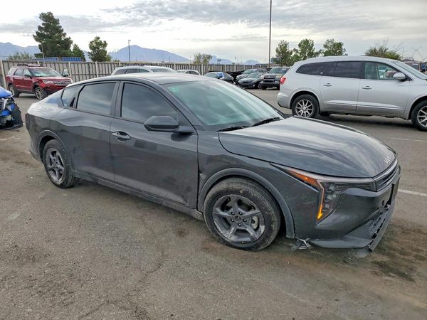 2026 KIA K4 LX, LXS — Passenger 3/4