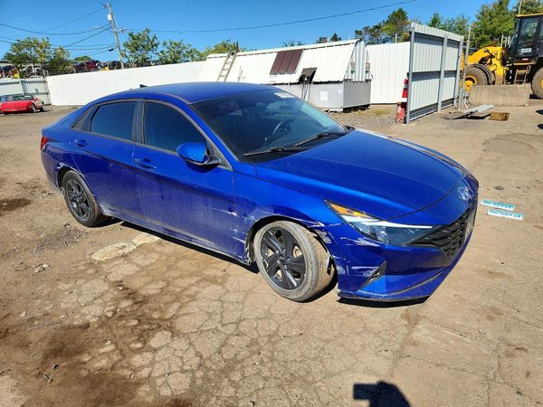 2022 HYUNDAI ELANTRA SEL w/ Convenience Pkg — Passenger 3/4