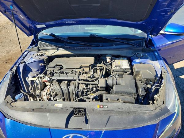 2022 HYUNDAI ELANTRA SEL w/ Convenience Pkg — Engine bay