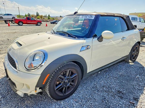 2015 MINI COOPER — DSFA — Front 3/4
