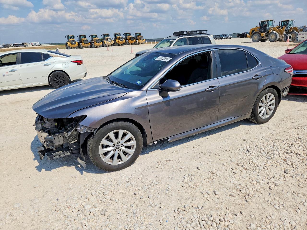 2018 TOYOTA CAMRY L/LE/SE/XLE — Front 3/4