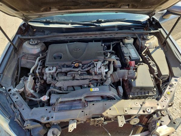 2018 TOYOTA CAMRY L/LE/SE/XLE — Engine bay