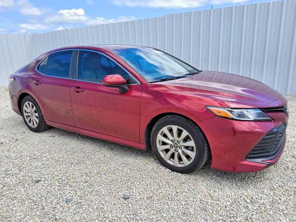 2019 TOYOTA CAMRY L/LE/SE/XLE — Passenger 3/4