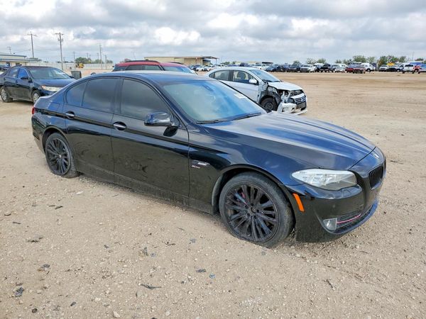 2012 BMW 5 SERIES xDrive — Passenger 3/4
