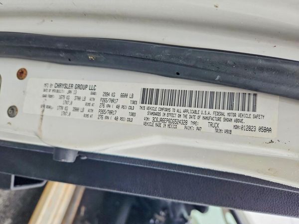 2013 RAM 1500 SLT — VINS