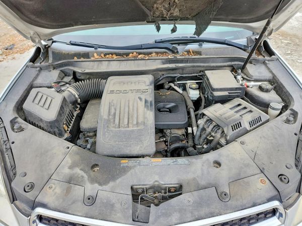 2012 CHEVROLET EQUINOX 1LT — Engine bay