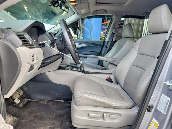 2021 HONDA PILOT SE — DENT