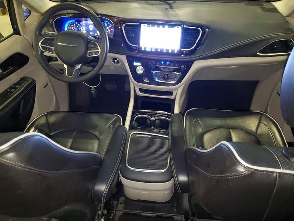2022 CHRYSLER PACIFICA Limited — CKPT