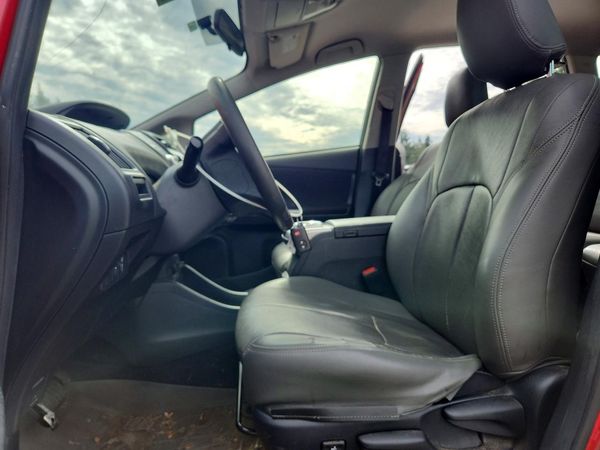 2015 TOYOTA PRIUS — DENT