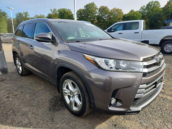 2018 TOYOTA HIGHLANDER Ltd/Ltd Platinum — Passenger 3/4
