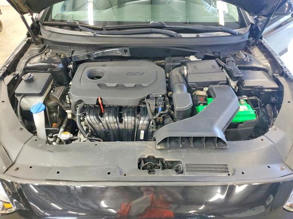 2018 HYUNDAI SONATA SE, Eco — Engine bay