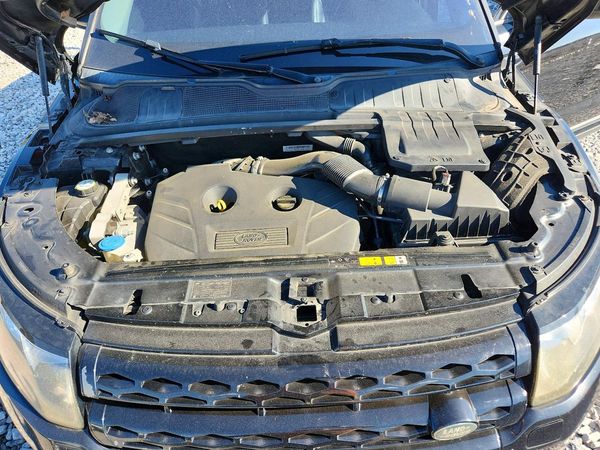 2015 LAND ROVER RANGEROVER Pure Plus — Engine bay