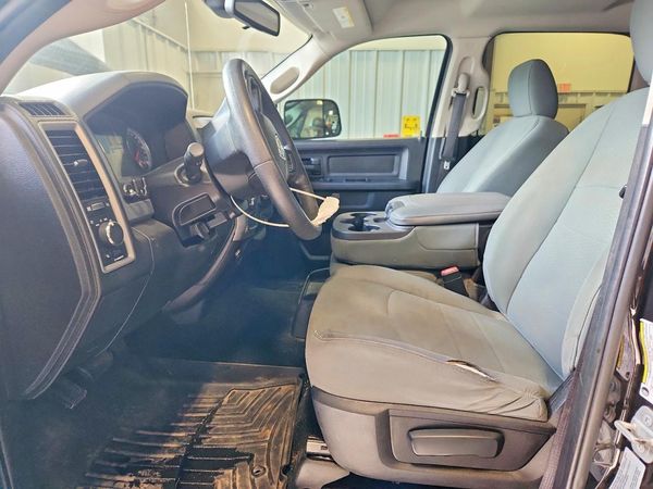 2015 RAM 2500 ST — DENT