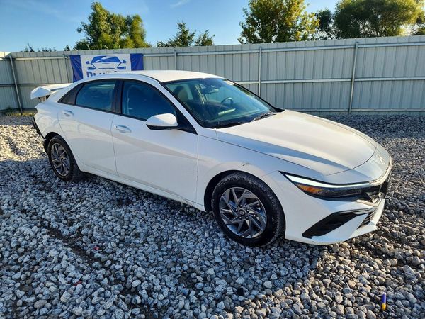 2026 HYUNDAI ELANTRA — Passenger 3/4