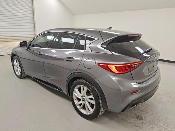 2017 INFINITI QX30 — DSRA
