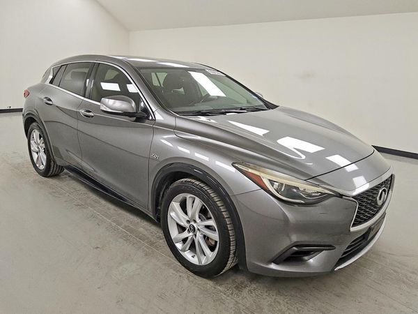 2017 INFINITI QX30 — Passenger 3/4