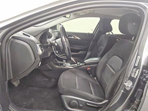 2017 INFINITI QX30 — DENT