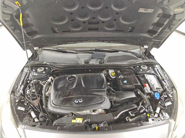 2017 INFINITI QX30 — Engine bay