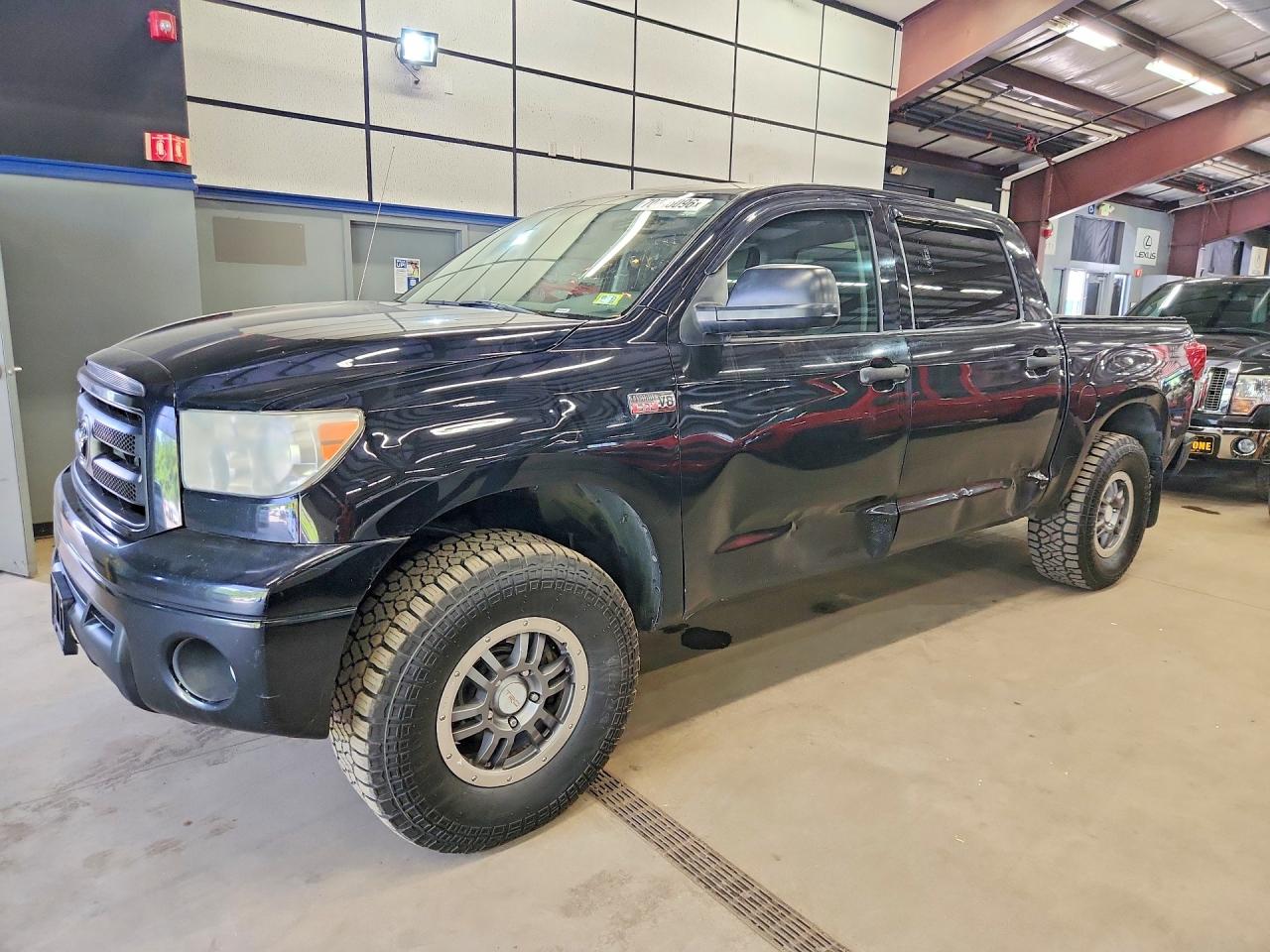 2012 TOYOTA TUNDRA SR5 — Front 3/4