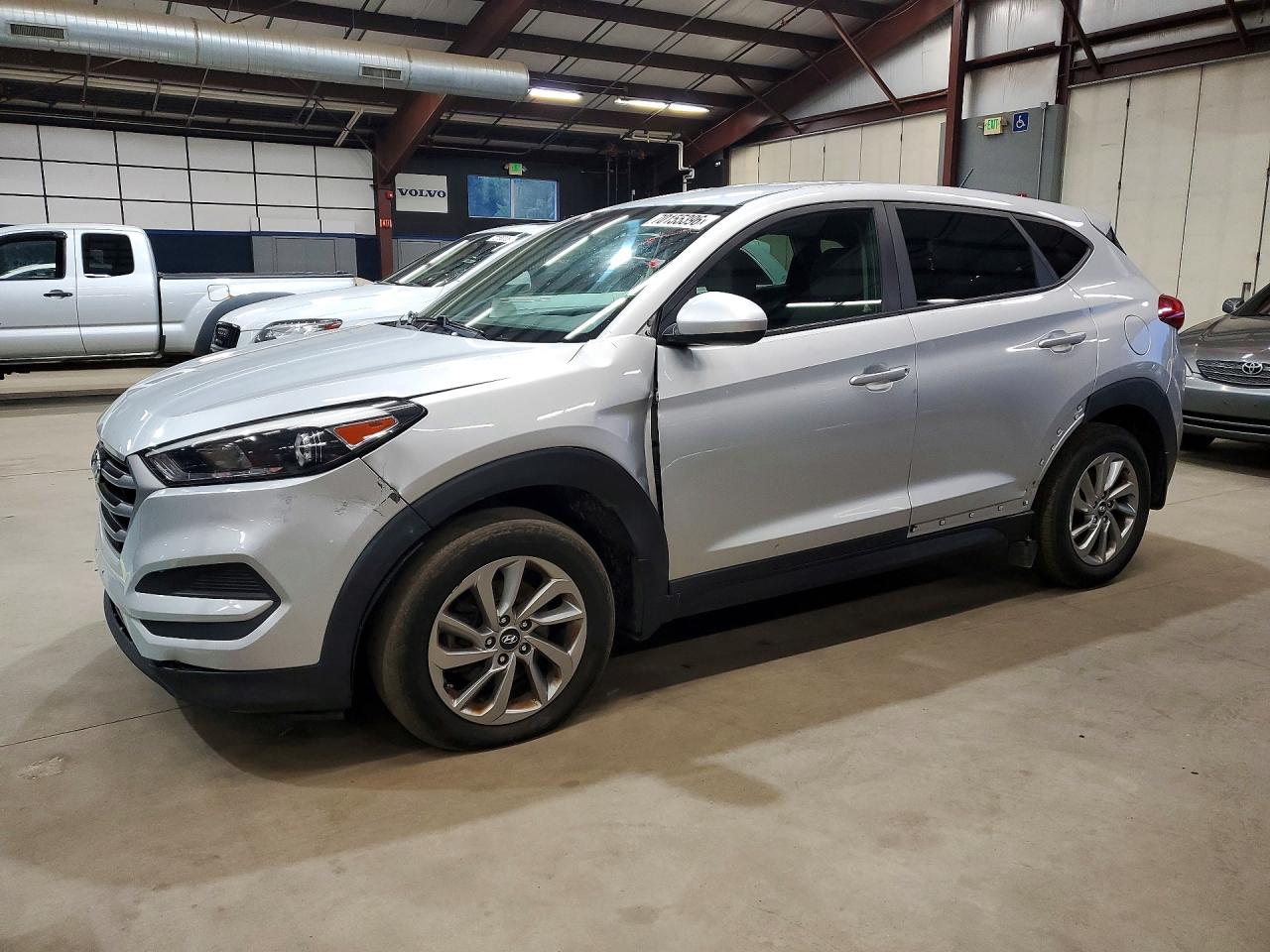 2018 HYUNDAI TUCSON SE Standard — Front 3/4
