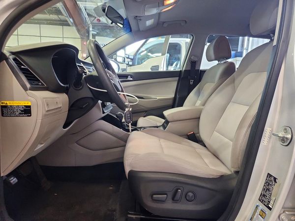 2017 HYUNDAI TUCSON — DENT