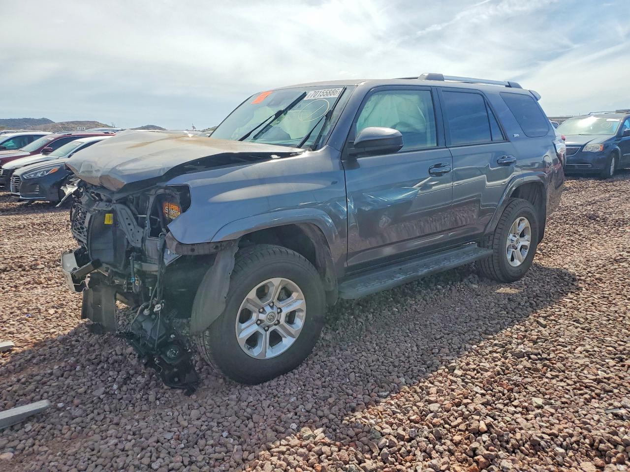 2021 TOYOTA 4RUNNER SRS — Front 3/4