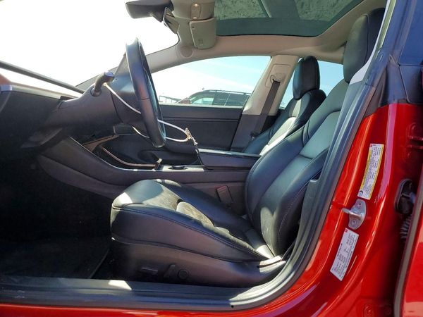 2018 TESLA MODEL 3 — DENT