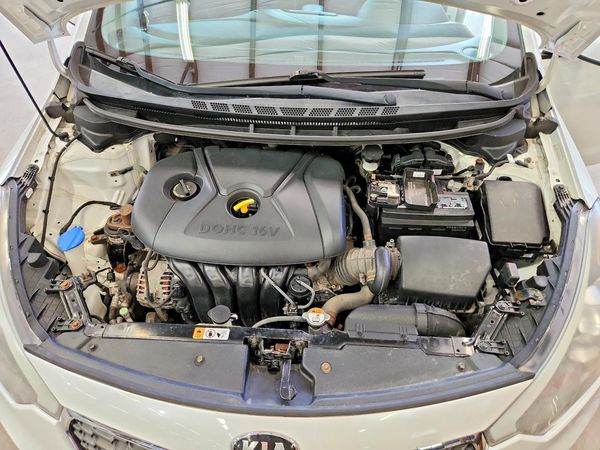 2015 KIA FORTE — Engine bay