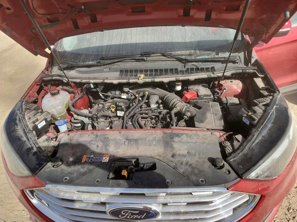 2020 FORD EDGE SEL — Engine bay