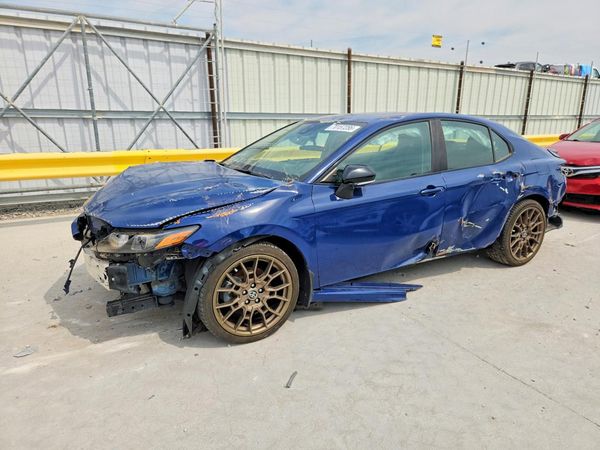 2023 TOYOTA CAMRY SE — Front 3/4