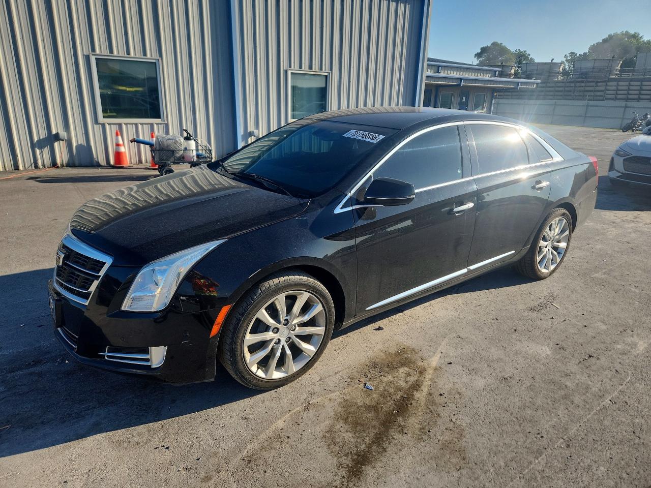2017 CADILLAC XTS Luxury — Front 3/4