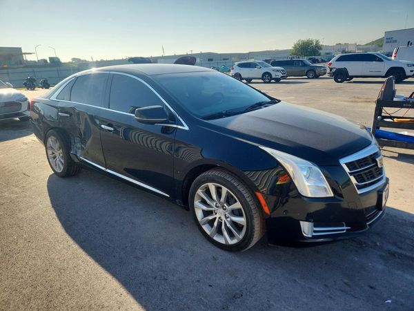 2017 CADILLAC XTS Luxury — Passenger 3/4