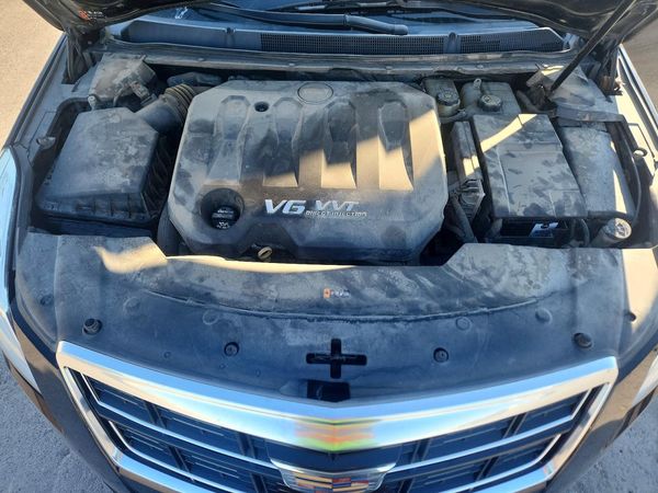 2017 CADILLAC XTS Luxury — Engine bay