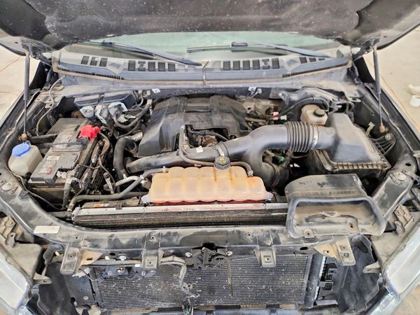 2018 FORD F150 — Engine bay