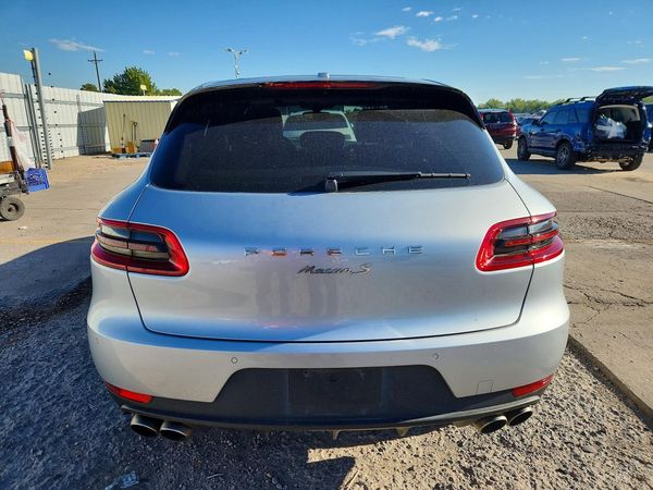 2015 PORSCHE MACAN — DIRR
