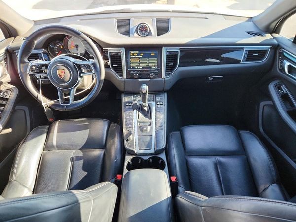 2015 PORSCHE MACAN — CKPT